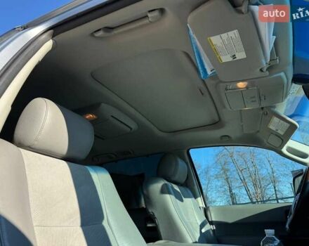 Серый Тойота Секвойя, объемом двигателя 5.66 л и пробегом 220 тыс. км за 32000 $, фото 41 на Automoto.ua