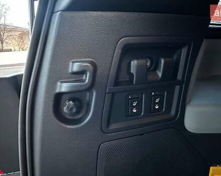 Серый Тойота Секвойя, объемом двигателя 5.7 л и пробегом 171 тыс. км за 32500 $, фото 16 на Automoto.ua