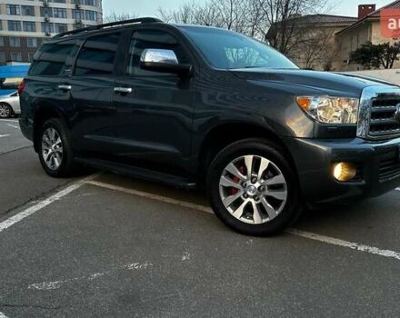 Серый Тойота Секвойя, объемом двигателя 5.7 л и пробегом 171 тыс. км за 32500 $, фото 7 на Automoto.ua