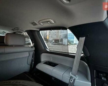 Серый Тойота Секвойя, объемом двигателя 5.7 л и пробегом 171 тыс. км за 32500 $, фото 17 на Automoto.ua