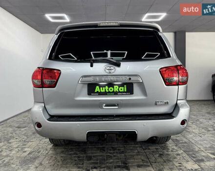 Серый Тойота Секвойя, объемом двигателя 5.66 л и пробегом 230 тыс. км за 26900 $, фото 4 на Automoto.ua