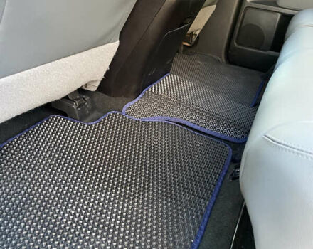 Серый Тойота Секвойя, объемом двигателя 5.7 л и пробегом 189 тыс. км за 34999 $, фото 20 на Automoto.ua