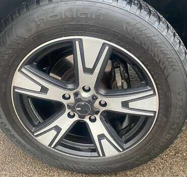 Серый Тойота Секвойя, объемом двигателя 5.7 л и пробегом 189 тыс. км за 34999 $, фото 17 на Automoto.ua