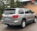 Серый Тойота Секвойя, объемом двигателя 5.7 л и пробегом 171 тыс. км за 32900 $, фото 5 на Automoto.ua