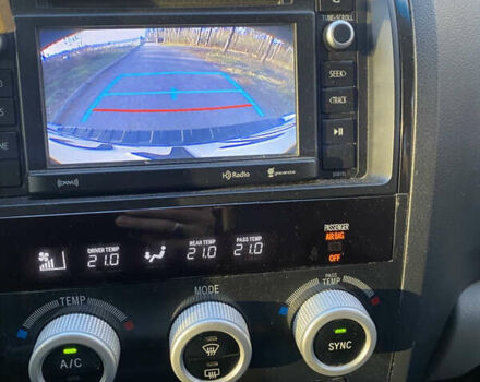 Серый Тойота Секвойя, объемом двигателя 5.7 л и пробегом 189 тыс. км за 34999 $, фото 12 на Automoto.ua