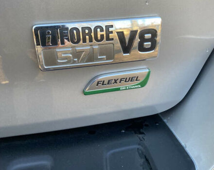 Серый Тойота Секвойя, объемом двигателя 5.7 л и пробегом 189 тыс. км за 34999 $, фото 18 на Automoto.ua