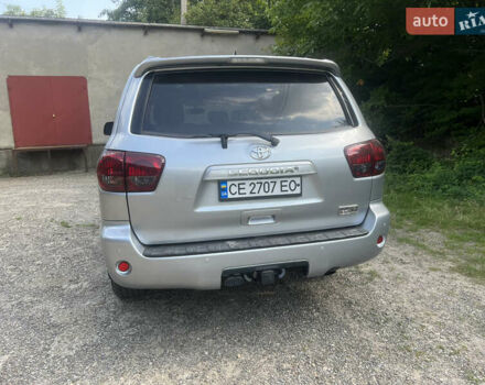 Серый Тойота Секвойя, объемом двигателя 5.7 л и пробегом 195 тыс. км за 32500 $, фото 6 на Automoto.ua
