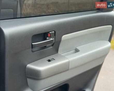 Серый Тойота Секвойя, объемом двигателя 5.7 л и пробегом 171 тыс. км за 32900 $, фото 17 на Automoto.ua