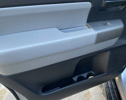 Серый Тойота Секвойя, объемом двигателя 5.7 л и пробегом 189 тыс. км за 34999 $, фото 23 на Automoto.ua