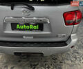 Серый Тойота Секвойя, объемом двигателя 5.66 л и пробегом 230 тыс. км за 26900 $, фото 21 на Automoto.ua