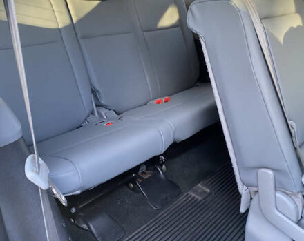 Серый Тойота Секвойя, объемом двигателя 5.7 л и пробегом 189 тыс. км за 34999 $, фото 28 на Automoto.ua