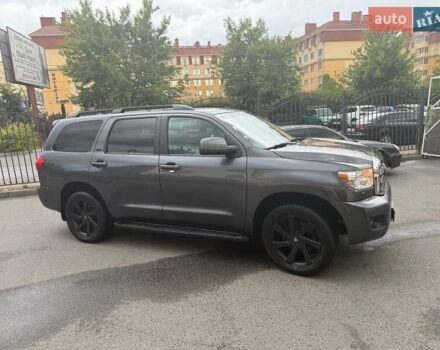 Серый Тойота Секвойя, объемом двигателя 5.7 л и пробегом 81 тыс. км за 32000 $, фото 1 на Automoto.ua