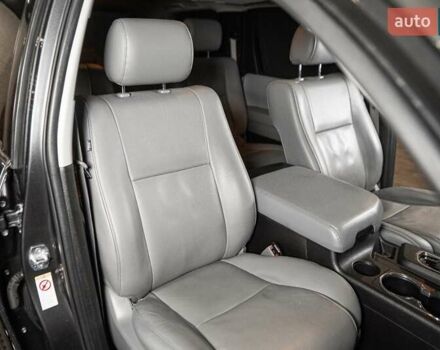 Серый Тойота Секвойя, объемом двигателя 5.66 л и пробегом 48 тыс. км за 49500 $, фото 25 на Automoto.ua