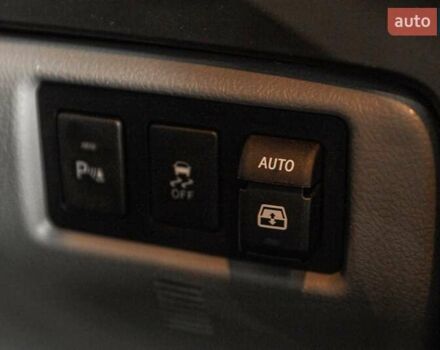 Серый Тойота Секвойя, объемом двигателя 5.66 л и пробегом 48 тыс. км за 49500 $, фото 48 на Automoto.ua