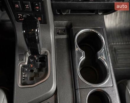 Серый Тойота Секвойя, объемом двигателя 5.66 л и пробегом 48 тыс. км за 49500 $, фото 39 на Automoto.ua