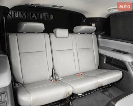 Серый Тойота Секвойя, объемом двигателя 5.66 л и пробегом 48 тыс. км за 49500 $, фото 11 на Automoto.ua