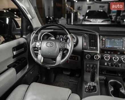 Серый Тойота Секвойя, объемом двигателя 5.66 л и пробегом 48 тыс. км за 49500 $, фото 37 на Automoto.ua