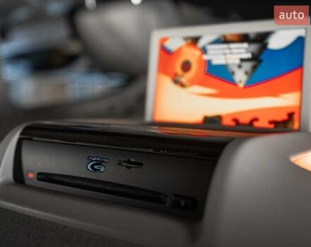 Серый Тойота Секвойя, объемом двигателя 5.66 л и пробегом 48 тыс. км за 49500 $, фото 28 на Automoto.ua