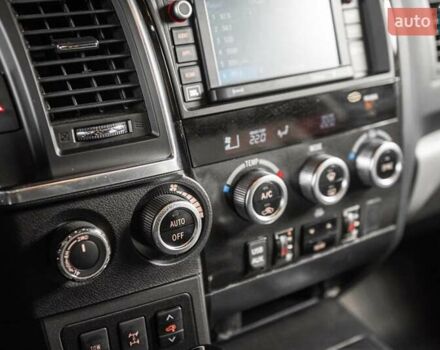 Серый Тойота Секвойя, объемом двигателя 5.66 л и пробегом 48 тыс. км за 49500 $, фото 33 на Automoto.ua