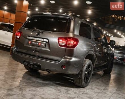 Серый Тойота Секвойя, объемом двигателя 5.66 л и пробегом 48 тыс. км за 49500 $, фото 53 на Automoto.ua