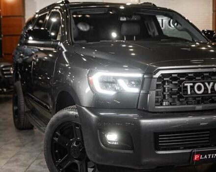 Серый Тойота Секвойя, объемом двигателя 5.66 л и пробегом 48 тыс. км за 49500 $, фото 4 на Automoto.ua