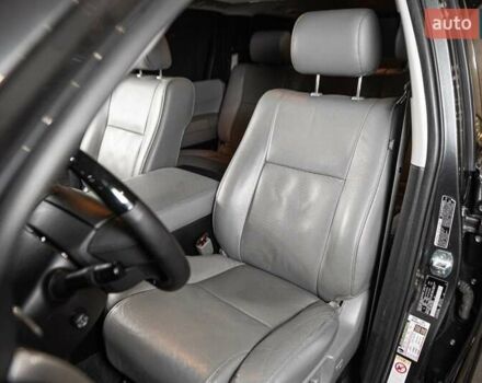 Серый Тойота Секвойя, объемом двигателя 5.66 л и пробегом 48 тыс. км за 49500 $, фото 24 на Automoto.ua