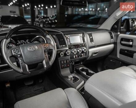 Серый Тойота Секвойя, объемом двигателя 5.66 л и пробегом 48 тыс. км за 49500 $, фото 40 на Automoto.ua