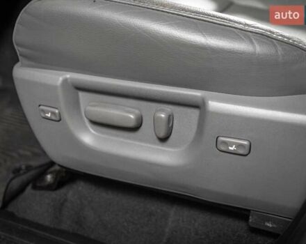 Серый Тойота Секвойя, объемом двигателя 5.66 л и пробегом 48 тыс. км за 49500 $, фото 45 на Automoto.ua