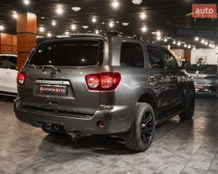 Серый Тойота Секвойя, объемом двигателя 5.66 л и пробегом 48 тыс. км за 49500 $, фото 51 на Automoto.ua