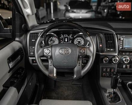 Серый Тойота Секвойя, объемом двигателя 5.66 л и пробегом 48 тыс. км за 49500 $, фото 21 на Automoto.ua