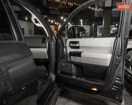 Серый Тойота Секвойя, объемом двигателя 5.66 л и пробегом 48 тыс. км за 49500 $, фото 60 на Automoto.ua