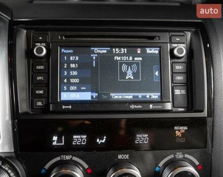 Серый Тойота Секвойя, объемом двигателя 5.66 л и пробегом 48 тыс. км за 49500 $, фото 49 на Automoto.ua