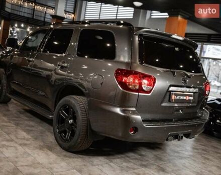 Серый Тойота Секвойя, объемом двигателя 5.66 л и пробегом 48 тыс. км за 49500 $, фото 56 на Automoto.ua