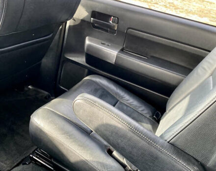 Сірий Тойота Секвойя, об'ємом двигуна 5.66 л та пробігом 112 тис. км за 39999 $, фото 51 на Automoto.ua