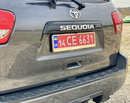 Сірий Тойота Секвойя, об'ємом двигуна 5.66 л та пробігом 112 тис. км за 39999 $, фото 20 на Automoto.ua