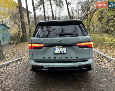 Серый Тойота Секвойя, объемом двигателя 3.45 л и пробегом 3 тыс. км за 105000 $, фото 12 на Automoto.ua