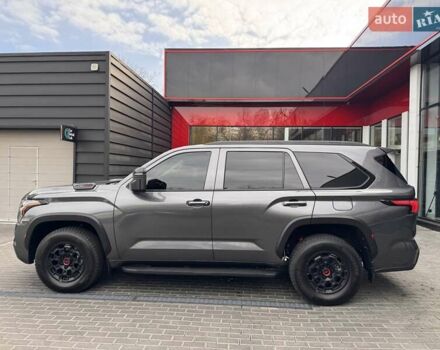 Серый Тойота Секвойя, объемом двигателя 3.45 л и пробегом 34 тыс. км за 109900 $, фото 4 на Automoto.ua