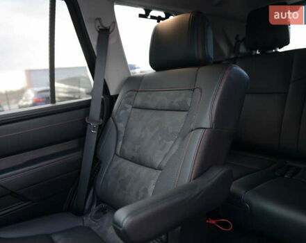 Серый Тойота Секвойя, объемом двигателя 3.45 л и пробегом 35 тыс. км за 137337 $, фото 37 на Automoto.ua