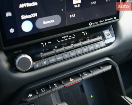 Серый Тойота Секвойя, объемом двигателя 3.45 л и пробегом 35 тыс. км за 137337 $, фото 28 на Automoto.ua