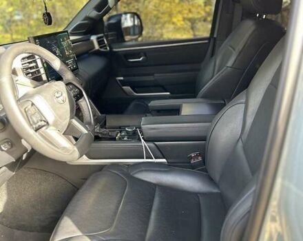 Серый Тойота Секвойя, объемом двигателя 3.45 л и пробегом 3 тыс. км за 105000 $, фото 19 на Automoto.ua
