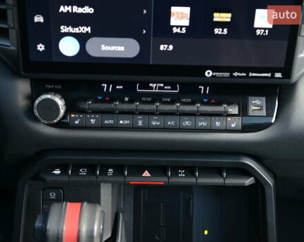 Серый Тойота Секвойя, объемом двигателя 3.45 л и пробегом 35 тыс. км за 137337 $, фото 27 на Automoto.ua