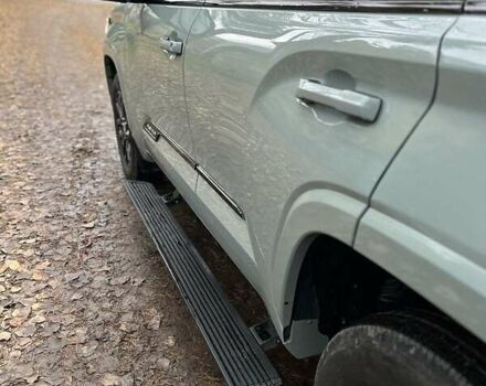 Серый Тойота Секвойя, объемом двигателя 3.45 л и пробегом 3 тыс. км за 105000 $, фото 11 на Automoto.ua