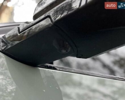 Серый Тойота Секвойя, объемом двигателя 3.45 л и пробегом 3 тыс. км за 105000 $, фото 21 на Automoto.ua