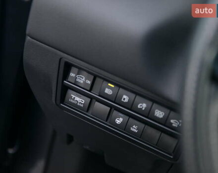 Серый Тойота Секвойя, объемом двигателя 3.45 л и пробегом 35 тыс. км за 137337 $, фото 53 на Automoto.ua