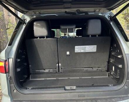 Серый Тойота Секвойя, объемом двигателя 3.45 л и пробегом 3 тыс. км за 105000 $, фото 23 на Automoto.ua