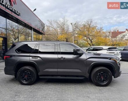 Серый Тойота Секвойя, объемом двигателя 3.45 л и пробегом 34 тыс. км за 109900 $, фото 7 на Automoto.ua