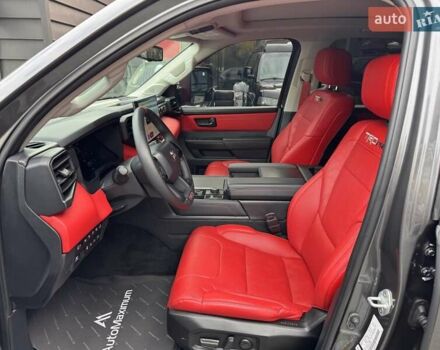 Серый Тойота Секвойя, объемом двигателя 3.45 л и пробегом 34 тыс. км за 109900 $, фото 8 на Automoto.ua