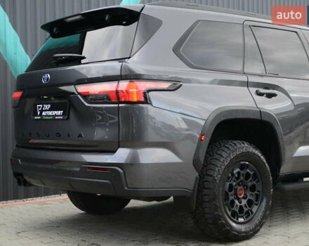 Серый Тойота Секвойя, объемом двигателя 3.45 л и пробегом 35 тыс. км за 137337 $, фото 13 на Automoto.ua