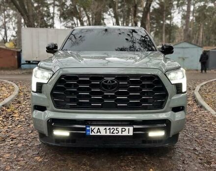 Серый Тойота Секвойя, объемом двигателя 3.45 л и пробегом 3 тыс. км за 105000 $, фото 4 на Automoto.ua