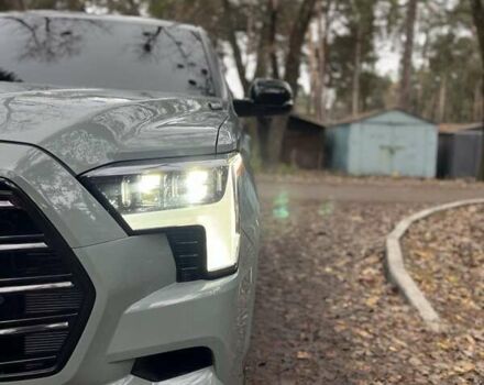 Серый Тойота Секвойя, объемом двигателя 3.45 л и пробегом 3 тыс. км за 105000 $, фото 3 на Automoto.ua